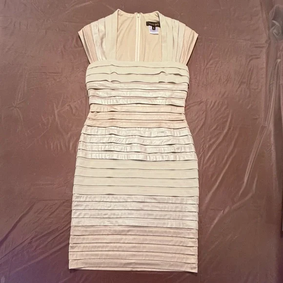Tadashi Shoji Cap Sleeve Gold/Cream Shutter Pleat Ombre Midi Dress Medium $295 - Picture 4 of 12